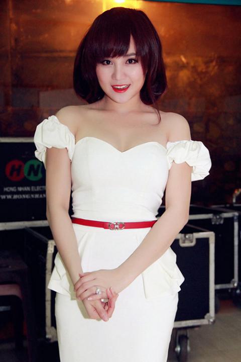 Vì Oanh luôn biết làm mới mình ở bất cứ nơi đâu.