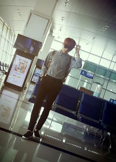 Sơn Tùng M-TP muốn nghỉ ngơi sau những chuyến lưu diễn dài ngày : 'Về với Sài Gòn thôiiiii ....Đi lâu quá rồiiiiiiiiii .....Giọng khàn đặc mất rồi, nói không ra lời nữa phải nghỉ ngơi thuiiii'.