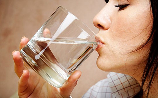 Ngăn ngừa lão hóa sớm. Nước ấm giúp làm lành các tế bào da, làm tăng tính đàn hồi của da và làm giảm ảnh hưởng của các gốc tự do. Sau đó, Mừng SHBET phiên bản mới 2025 bị tổn thương của bạn sẽ trở nên mịn màng hơn.
