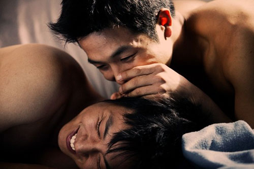 Đồng tính là một xu hướng xã hội. Bình thường người ta hay dùng từ “bị” để dùng cho những người đồng tính, song tính và chuyển giới. Cách gọi này đã khiến cho nhiều người lầm tưởng đồng tính là một căn bệnh dễ bị mắc phải. Thực tế thì đồng tính là một hiện tượng tự nhiên và hoàn toàn bình thường. Đây là một xu hướng tương đối cố định của một bộ phận dân số, có tính liên tục xuyên suốt lịch sử và văn hóa.