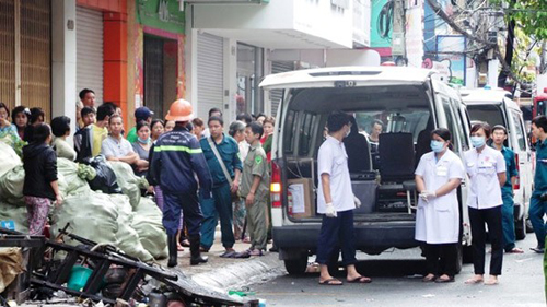 Đến sáng cùng ngày, theo thông tin ban đầu, đã có 7 người tử nạn trong vụ hoả hoạn. Năm thi thể đã được đưa ra ngoài, 2 thi thể nghi còn mắc kẹt trong đống đổ nát.
