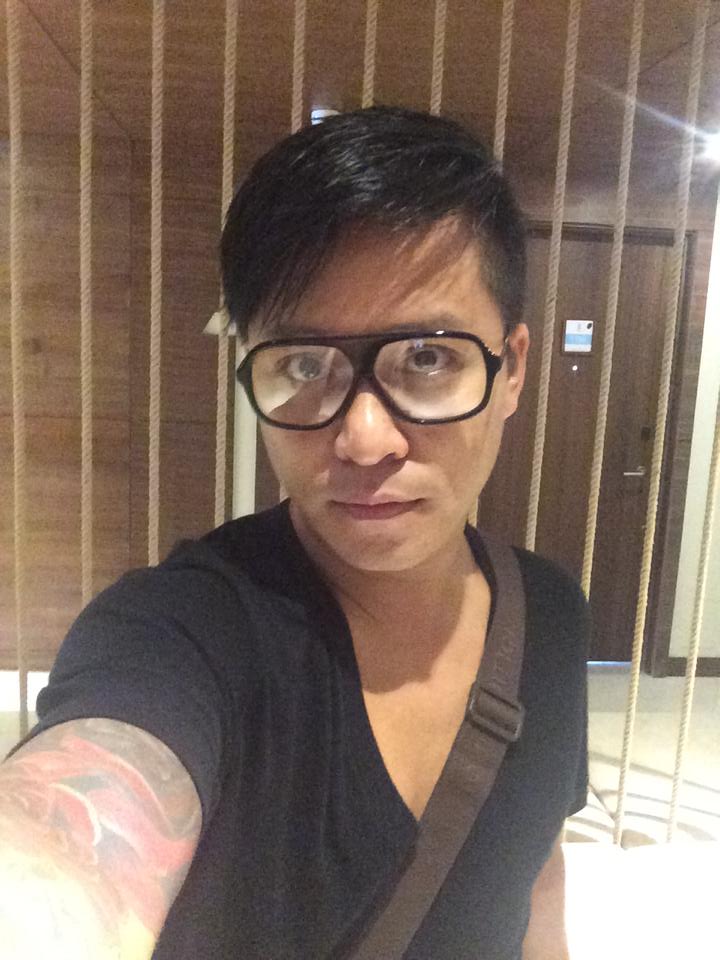 Tuấn Hưng trẻ trung và khoe thành tích là ngày nào cũng đấm lưng cho vợ, để động viên trong những tháng cuối mang bầu.