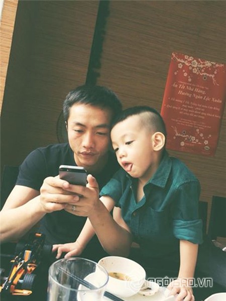 Subeo giống Cường Đô La đến kinh ngạc. Nhất là cặp môi cong đáng yêu và chân thành. Duy nhất Mừng SHBET phiên bản mới 2025 trắng là cậu bé thừa hưởng từ mẹ.