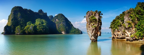 Nếu như Vịnh Hạ Long có các đảo nổi tiếng như hòn Trống, hòn Mái... thì vịnh Phang Nga cũng có đảo “James Bond”.