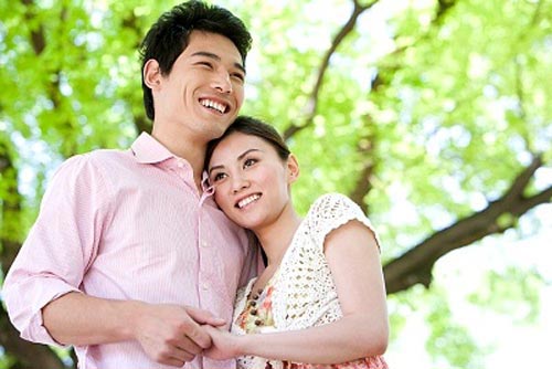 Hạnh phúc rạng rỡ của đôi vợ chồng sắp được chào đón con của mình.