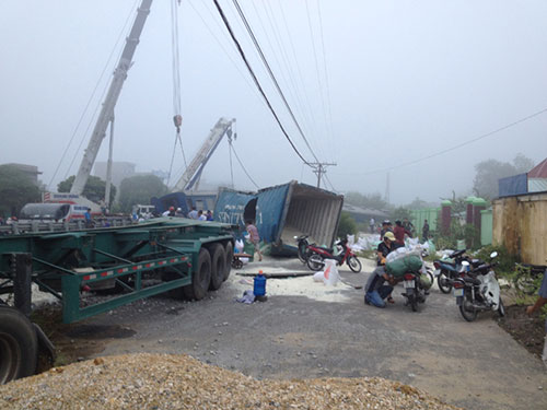 Vụ tai nạn trên khiến hai lái tàu bị thương, rất may toàn bộ 315 hành khách trên tàu không ai bị thương.