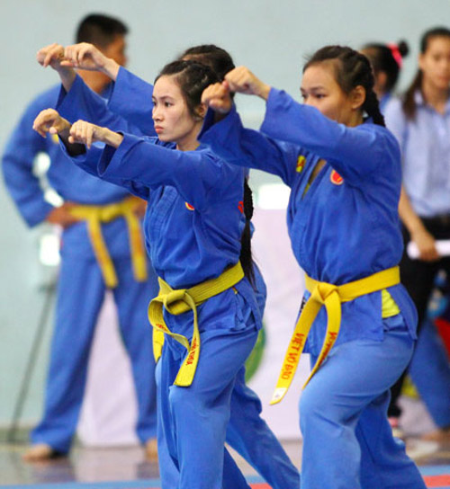 Bên cạnh Bích Ngọc, đội quyền đoàn Bà Rịa - Vũng Tàu còn có hai nữ võ sĩ khả ái là Nguyễn Bảo Nhi và Hoàng Vũ Thanh Xuân cũng khiến khán giả chú ý vì vẻ đẹp trong sáng của họ.