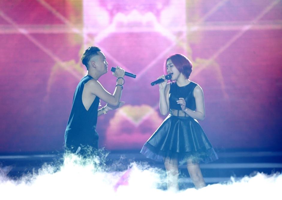 Hòa Minzy cũng là một Shbet888 phiên bản mới nhất của Justatee trong đêm nhạc. Cô nổi bật nhất trong dàn hotgirl bởi giọng hát ngọt ngào đầy nội lực.