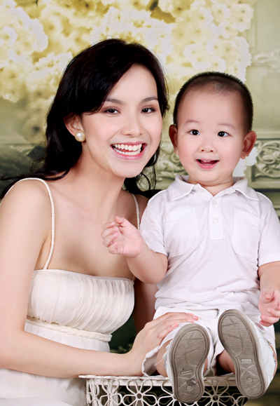 Hai mẹ con nè!
