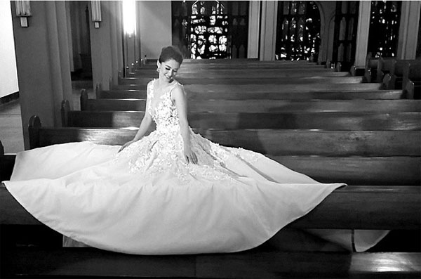 Marian Rivera không chỉ thành công trong sự nghiệp mà còn hạnh phúc trong tình yêu.