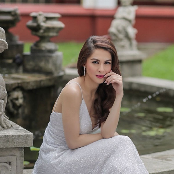 Sau khi những tấm hình cưới đầu tiên được hé lộ, Marian Rivera tiếp tục 'nhá hàng' thêm loạt ảnh mới.
