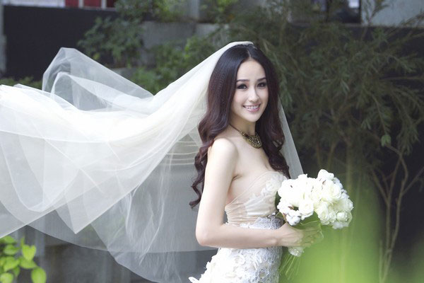Sẽ thật hạnh phúc cho chú rể nào có được cô dâu xinh đẹp như Mai Phương Thúy.