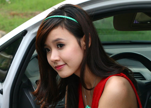 Là một người mẫu teen khá đắt sô, đồng thời cũng là một diễn viên đầy triển vọng tại TP HCM nhưng Midu vẫn không quên chuyện học hành. Cô đang theo học một lúc hai trường là Đại học Kiến trúc TP HCM và FPT Arena.