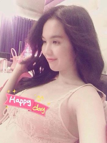 Ngọc Trinh: 'Đánh giá 1 người con gái là qua cách sống, cách đối nhân xử thế với mọi người xung quanh.Chứ không phải là qua: Độ ngắn của quần. Độ hở của áo. Độ trắng của da. Độ dài của chân. Hay độ to của 1 vài thứ khác'.