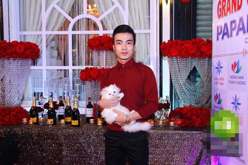 Con mèo cưng được Kenny Sang thường xuyên khoe bên mình.