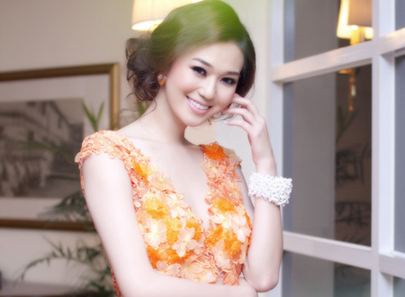Kiểu tóc này khiến cô kiêu sa như nữ hoàng.