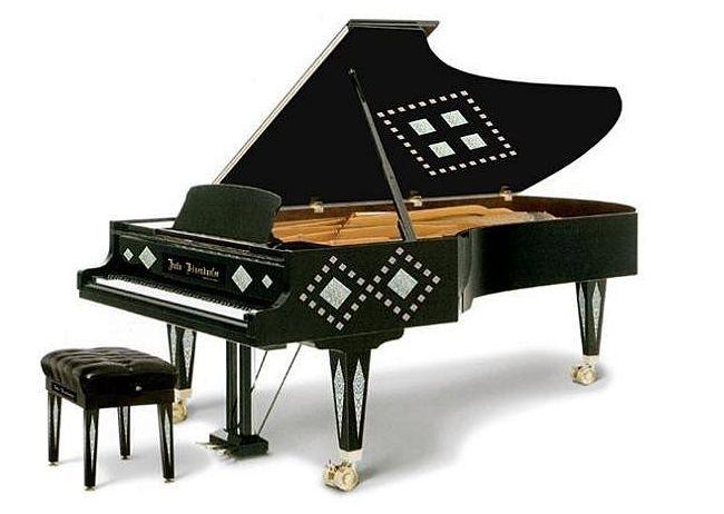 Trương Minh Cường được mệnh danh là Jang Dong Gun của Việt Nam.