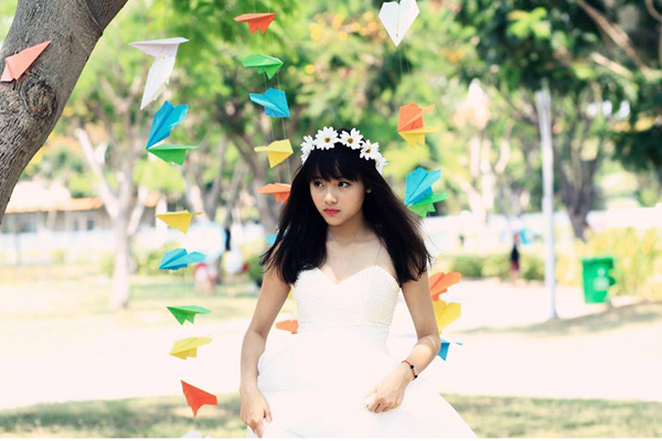 Cô cho biết, bản thân rất đam mê diễn xuất, nên tương lai ước mơ làm diễn viên điện ảnh.