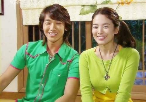 Song Hye Kyo còn từng bị một cư dân mạng tiết lộ đã từng sảy thai với Bi Rain.