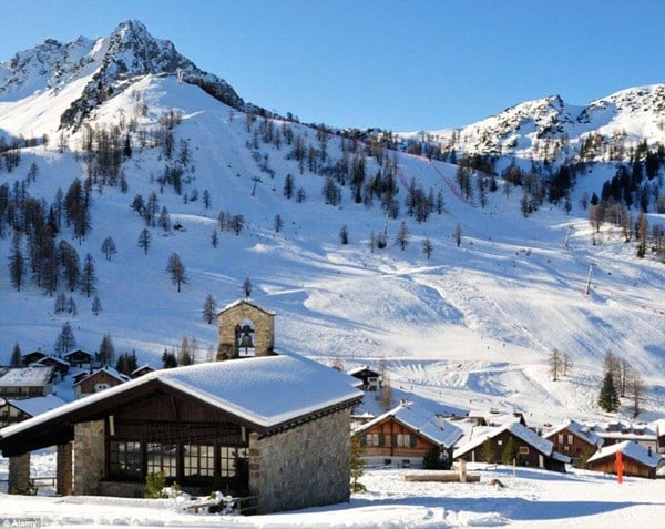 Vương quốc Liechtenstein (60.000 du khách) là quốc gia nhỏ thứ 6 ở trên thế giới song nó là vô địch về GDP và là một trong những nước có tỉ lệ tội phạm thấp nhất thế giới.