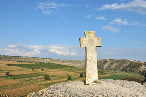 Cộng hòa Moldova (96.000 du khách) là đất nước có bề dày văn hóa lâu năm, nhiều hạng động đẹp... Song Moldova lại tỏ ra kém duyên với ngành du lịch so với những nước Châu Âu láng giềng.