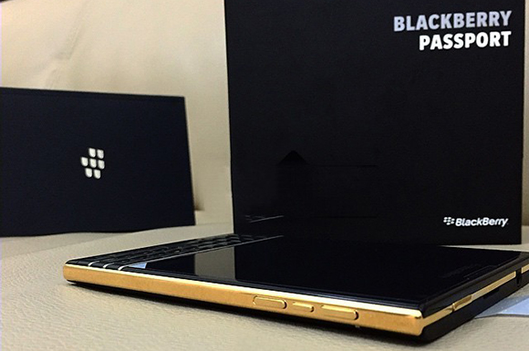 Hai ngày sau khi ra mắt, số lượng BlackBerry Passport bán ra là 200 ngàn đơn vị, đây là con số khá khiêm tốn bởi vì hãng đang phải thận trọng với việc Samsung và Apple vừa tung ra sản phẩm mới.
