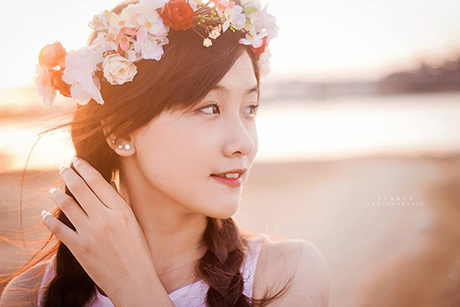 Trong lớp, cô có biệt danh là bé Sâu. 'Biệt danh này mình cũng không rõ bắt nguồn từ đâu... do bạn bè đặt từ năm lớp 8'.