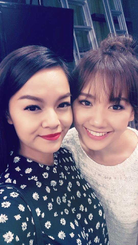 Phạm Quỳnh Anh và Hari Won cùng làm khách mời của talk show 'Chào ngày mới' HTV7.