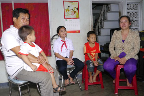 Gia đình Thiện Nhân có 4 anh chị em và cô bé là con gái út.