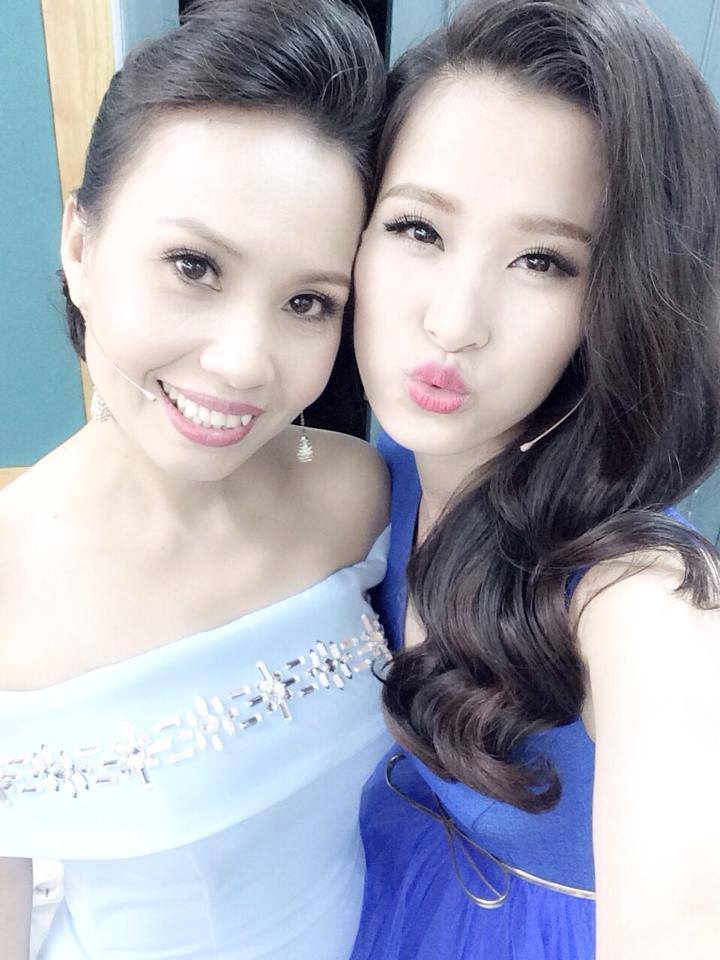 Cẩm Ly xinh đẹp ngỡ ngàng nhờ phần mềm 360.