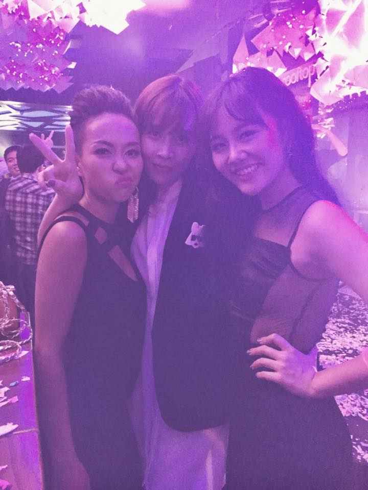 Văn Mai Hương, Thảo Trang đi chơi trong một Party cho riêng cho các nghệ sĩ.