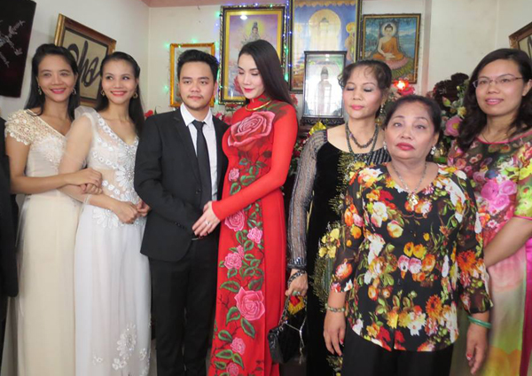 Trang Nhung cho biết, cô muốn giữ kín thông tin riêng tư này nên không chia sẻ với báo chí và khán giả. Lễ ăn hỏi của người đẹp chỉ có Shbet111 slot, casino, thể thao, xổ số hai họ và một vài người bạn thân thiết của cô dâu, chú rể, không có nhân vật nào của showbiz Việt.