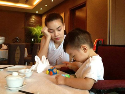 Ngắm con yêu.