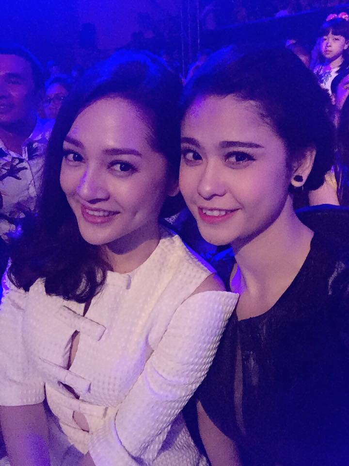 Trương Quỳnh Anh và Bảo Anh đi chơi cùng nhau.