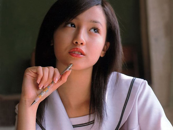 Sawajiri Erika sinh năm 1986 trong một Shbet111 slot, casino, thể thao, xổ số có bố là người Nhật, mẹ là người Pháp. Cô có hai anh chị.