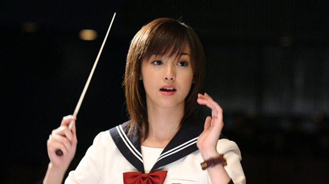 Cô từng được đề cử giải Newcomer of the year của Japanese Academy Awards (giải thưởng của viện hàn lâm Nhật bản) và đoạt giải best new actress của Blue Ribbon Awards (giải thưởng phim uy tín do hội các báo phê bình phim Tokyo tổ chức).