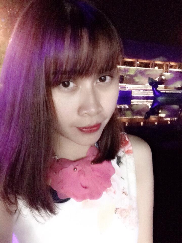Lưu Hương Giang than thở: 'Liều mình mặt mộc đi rehearsal chung kết hoa hậu miền bắc.Chờ đợi lâu quá ! Hu hu ,tôi muốn về ngủ!'.
