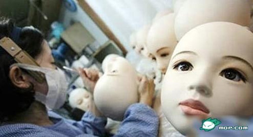 Điểm đột phá ở loại búp bê này chính là đôi mắt có hồn và Mừng SHBET phiên bản mới 2025 như thật.