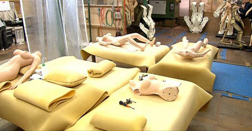 Bên trong công ty sản xuất búp bê tình dục lớn nhất Nhật Bản.