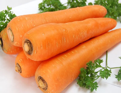 vitamin C trong cà rốt có tác dụng duy trì vẻ tươi trẻ cho Mừng SHBET phiên bản mới 2025, điều hòa tuần hoàn máu, chống lão hóa, làm mờ đốm nâu, trị mụn hiệu quả.