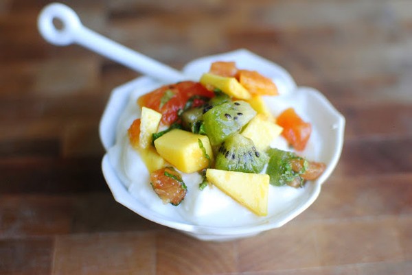 Salad nhiều vitamin giúp da mịn màng hơn.