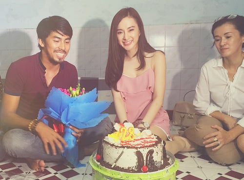 Là một người mẫu chân chính, việc có đủ tiền để trang trải chi phí điều trị nhằm kéo dài sự sống là không thể. Bao nhiêu tiền tích cóp được đều đã ra đi theo những hóa đơn viện phí, Duy Nhân chia sẻ về hoàn cảnh hiện tại của mình trong căn nhà thuê đơn sơ.