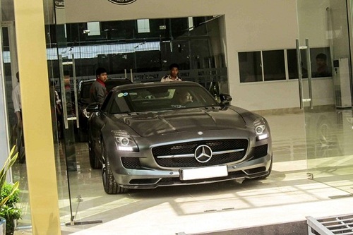 Cùng ngắm siêu xe Mercedes-Benz SLS AMG GT Final Edition duy nhất tại Việt Nam.