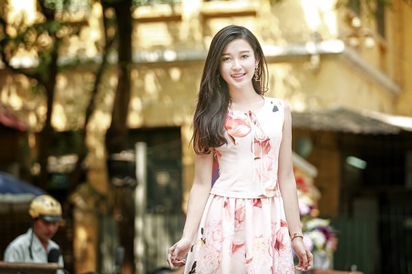 Huyền My tham gia làng người mẫu khá sớm và từng tham gia Siêu mẫu châu Á.