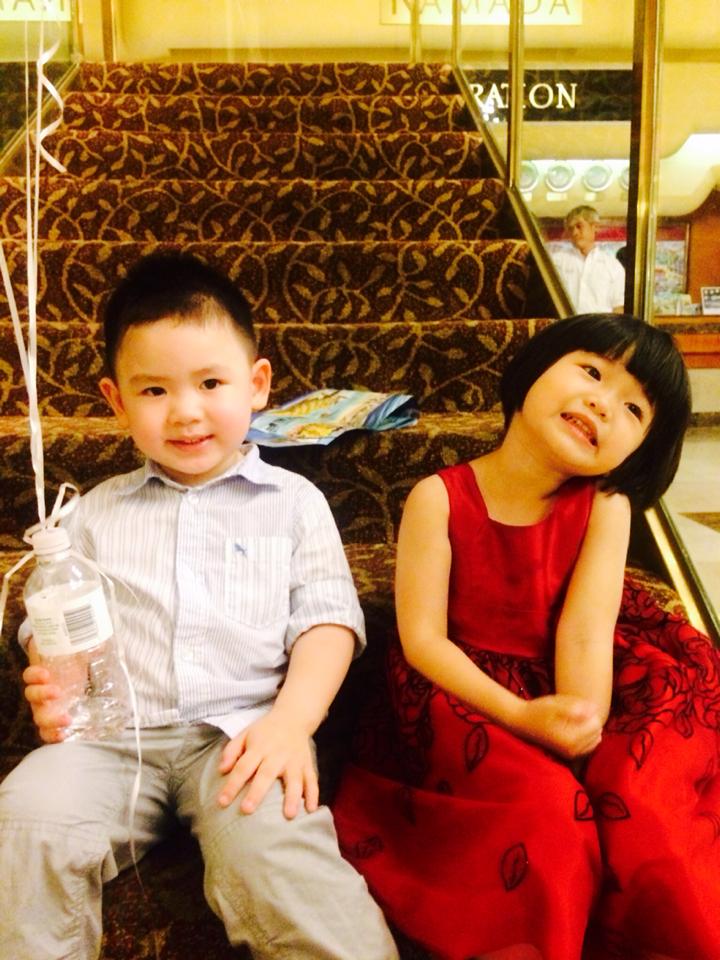 Thúy Nga khoe ảnh con gái yêu đi chơi cùng con Trai Bằng Kiều.