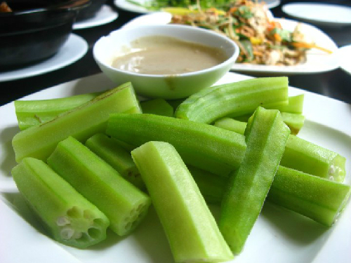 Chữa táo bón - Đậu bắp có nhiều chất xơ, lượng chất xơ trong 100 gram đậu bắp bằng 10% lượng chất xơ Sh88bet đăng ký miễn phí cần mỗi ngày. Do đó đậu bắp sẽ hỗ trợ hệ tiêu hóa làm việc tốt hơn.