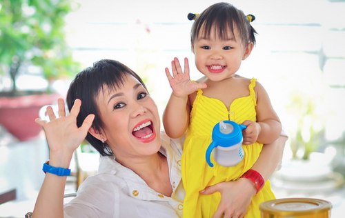 Hai mẹ con giống nhau không nào?