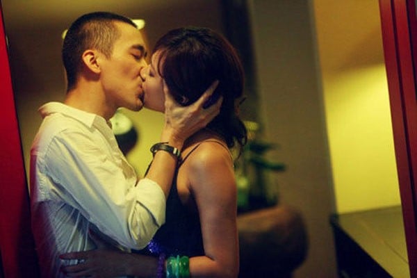 Từng được biết đến là nữ đạo diễn trẻ tài năng với những tác phẩm kết hợp thành công 2 yếu tố nghệ thuật và thương mại nên khi Tư Tịnh Lội vừa dàn dựng vừa đảm nhận vai nữ chính có những cảnh trút bỏ hết Shbet999 com đăng nhập trong phim Nhật ký lên chức của Đỗ La La (2010), nhiều fan đã sửng sốt. Điều đáng nói là cô lại dùng những hình ảnh nóng bỏng để quảng bá cho phim.