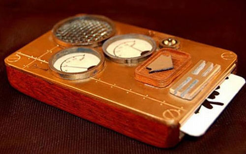 Steampunk: Chỉ nghe gọi thông thường, không thể nhắn tin, không 3G, không trò chơi, không tiện ích và không bàn phím. Cuộc gọi thực hiện bằng chiếc thẻ đục lỗ sử dụng mã nhị phân.