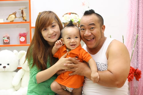 Gia đình hạnh phúc của Hiếu Hiền và Thùy Liên.